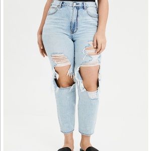 American Eagle Mom Jeans. 👖